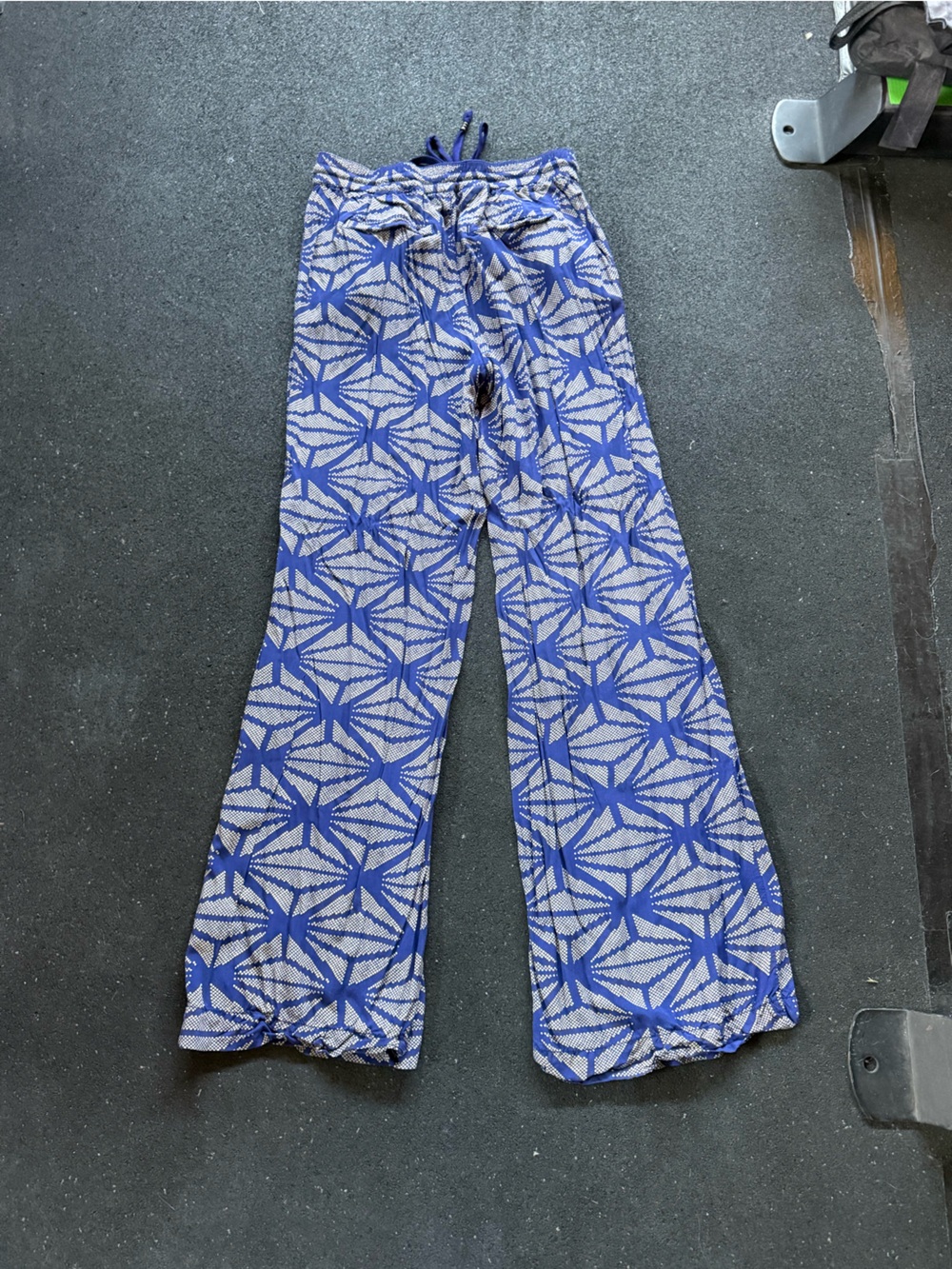Blue Geometric Print Wide-Leg Pants - Picture 4 of 5